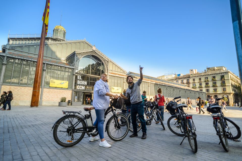 Barcelona eBike Tour with Wine and Tapas Experience - Parc de la Ciutadella photo stops and why the pause is worth it