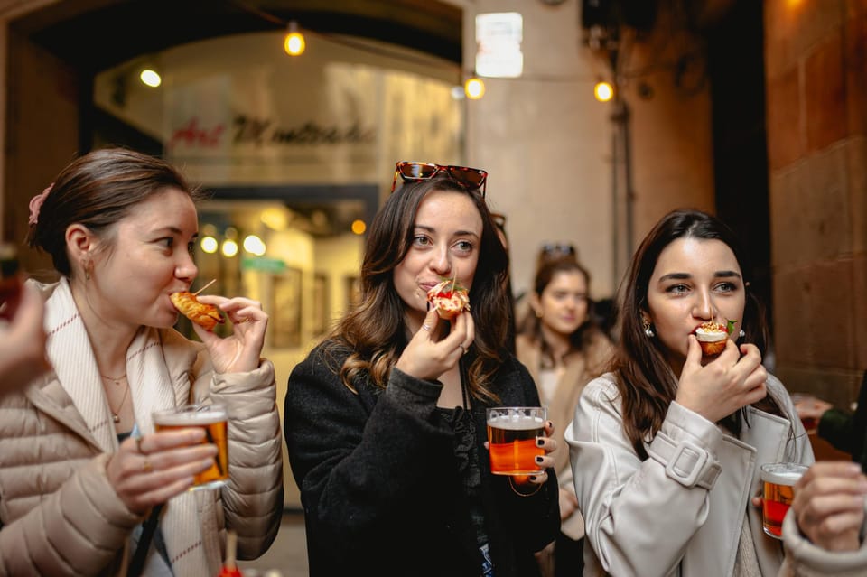 Barcelona: El Born Food Walking Tour with Tapas and Drinks - Why El Born + the Gothic Quarter is the right pairing for tapas