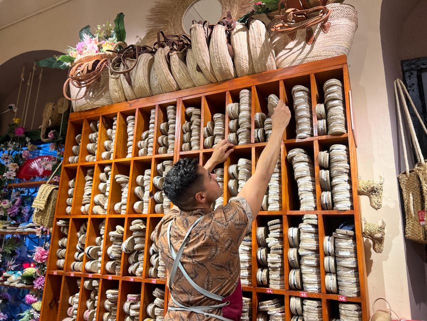 Barcelona: Espadrilles Shoe-Making Workshop - Drinks, snacks, and the friendly workshop energy