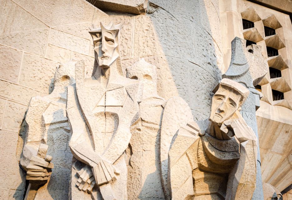 Barcelona: Exclusive Sagrada Familia Private Guided Tour - Towers and what to do if views are your main goal