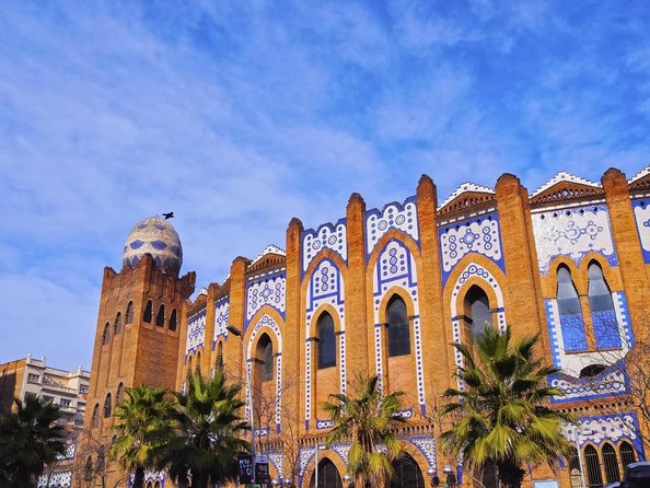 Barcelona Expert Tour with Local Guide in Eco Tuk Tuk Private - Key things to know before you go