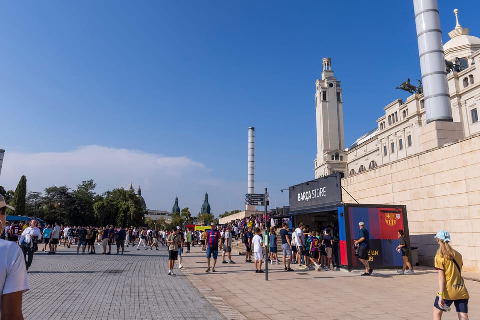 Barcelona: FC Barcelona Match Tickets at Spotify Camp Nou - What to pack and how to behave at the stadium