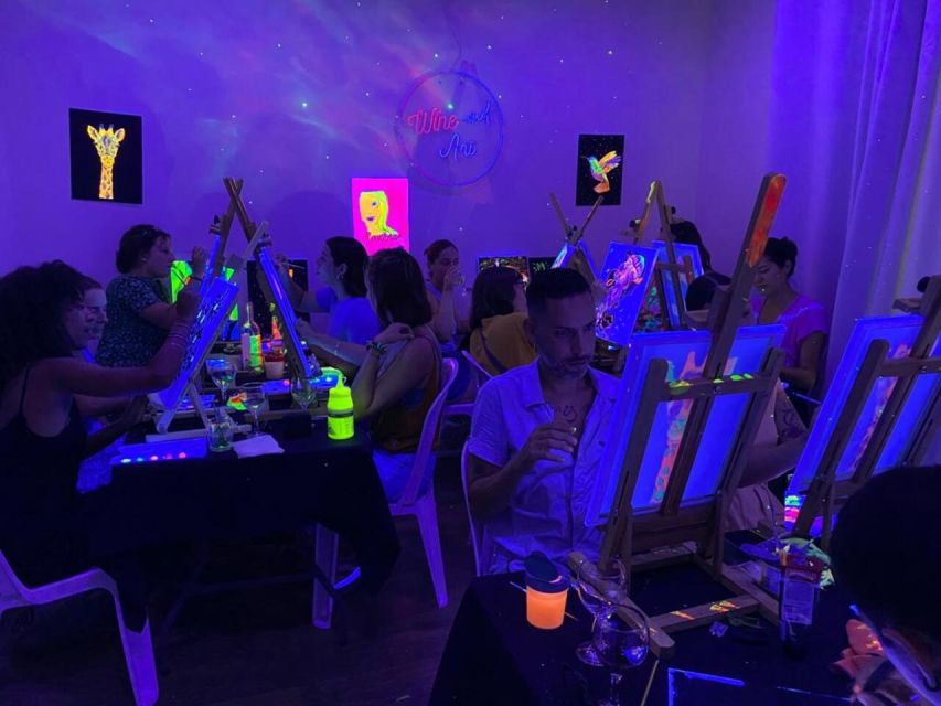 Barcelona: Fluorescent Paint and Wine Workshop - Why fluorescent paint in Barcelona feels like a break, not a chore