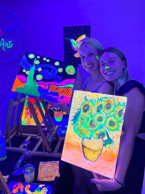 Barcelona: Fluorescent Paint and Wine Workshop - Logistics that matter in real life: location, canvas size, and meeting point