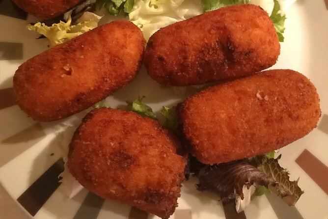Barcelona Food Tour: Tapas, Drinks and Delights with a Local - Drinks Plan: Vermut, Wine, Cava, and Non-Alcoholic Choices