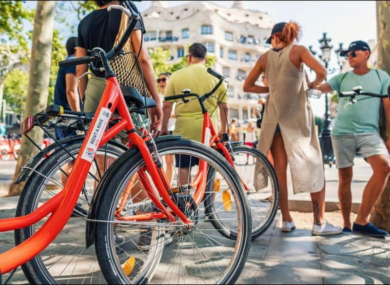 Barcelona: Full-Day Bike/E-Bike Rental with Helmet and Lock - Getting your bike: what you’ll do at the shop and how to prepare