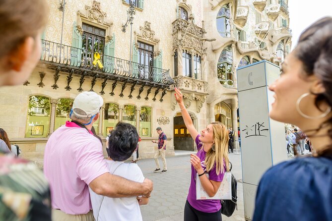 Barcelona Gaudi and Sagrada Familia Tour - La Pedrera (Casa Mila) at a Street-Show Pace: Construction Stories and Design Mysteries