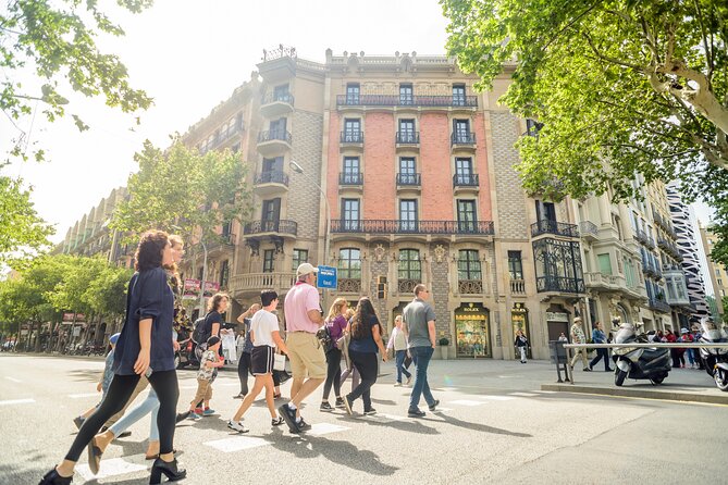 Barcelona Gaudi and Sagrada Familia Tour - The Metro Tip: Don’t Fly Blind Between Stops