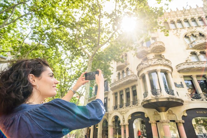 Barcelona Gaudi and Sagrada Familia Tour - Guides Matter: Natala, Dalya, and Mel Set the Tone
