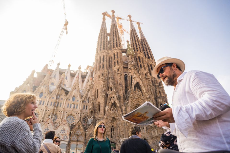 barcelona: Gaudi Highlights eBike tour - El Born Centre Cultural: Warm Up with a Real Neighborhood Start