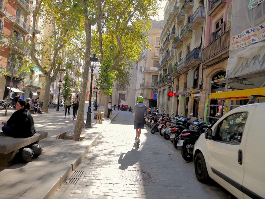 Barcelona: Gaudi Highlights Guided Tour by Electric Scooter - Barceloneta to Beachfront Viewpoints: Sea Air and Easy Photo Angles