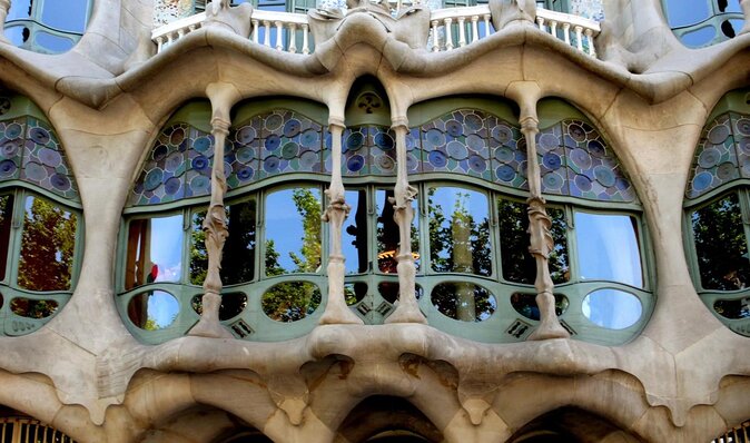 Barcelona & Gaudi. Regular Tour - A Modernism Route That Explains Gaudí’s Ideas, Not Just Shapes