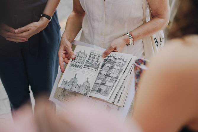 Barcelona & Gaudi. Regular Tour - Stop 2: Casa Batlló and Modernist Storytelling in the Street