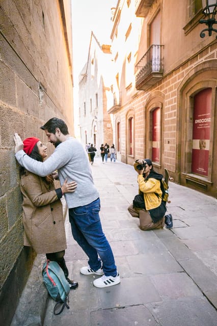 Barcelona: Gothic Quarter Private Photoshoot Experience - Photo stops around the old lanes: how the best angles get chosen