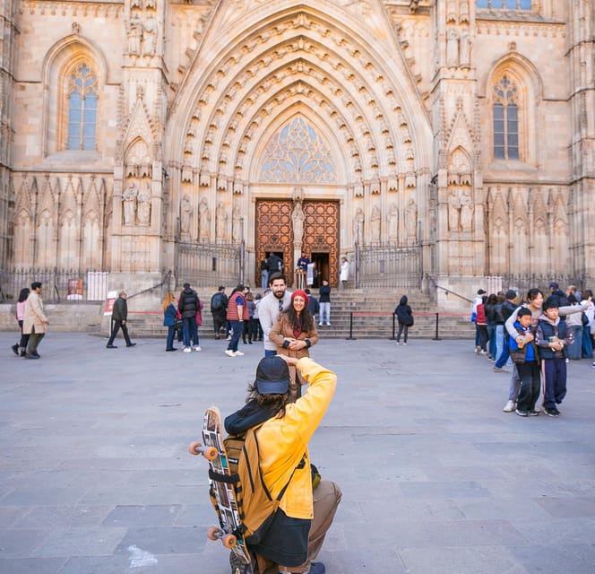 Barcelona: Gothic Quarter Private Photoshoot Experience - Starting at Pla de la Seu: the briefing that sets you up for good photos