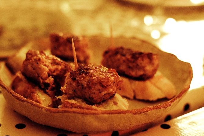 Barcelona Gothic Quarter VIP Tapas & Wine Tour - Entering Ciutat Vella with a food-and-history route