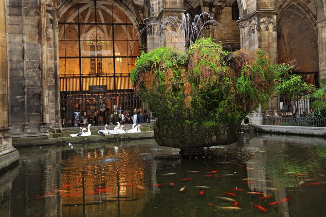 Barcelona: Gothic Quarter Walking Tour - Roman to early 1700s: what you hear as you walk