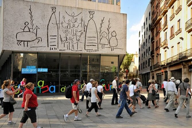 Barcelona: Gothic Quarter Walking Tour - Cloister clothing and the reality of an outdoor tour