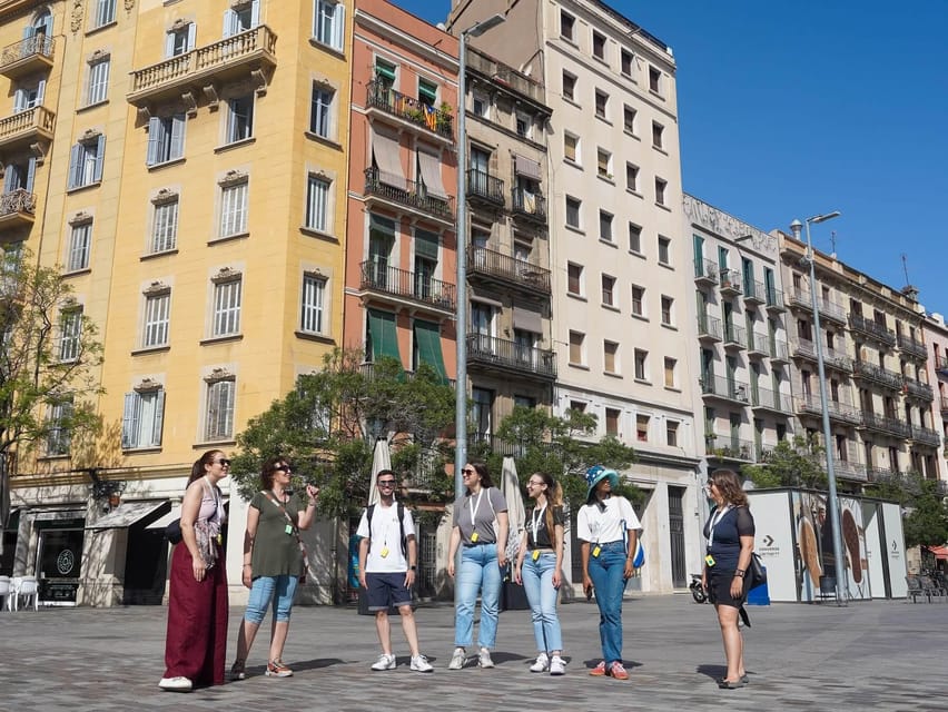 Barcelona: Gothic Quarter Walking Tour w/ Montjuïc Cable Car - The Coach Panoramic Tour and Montjuïc Hill Stops