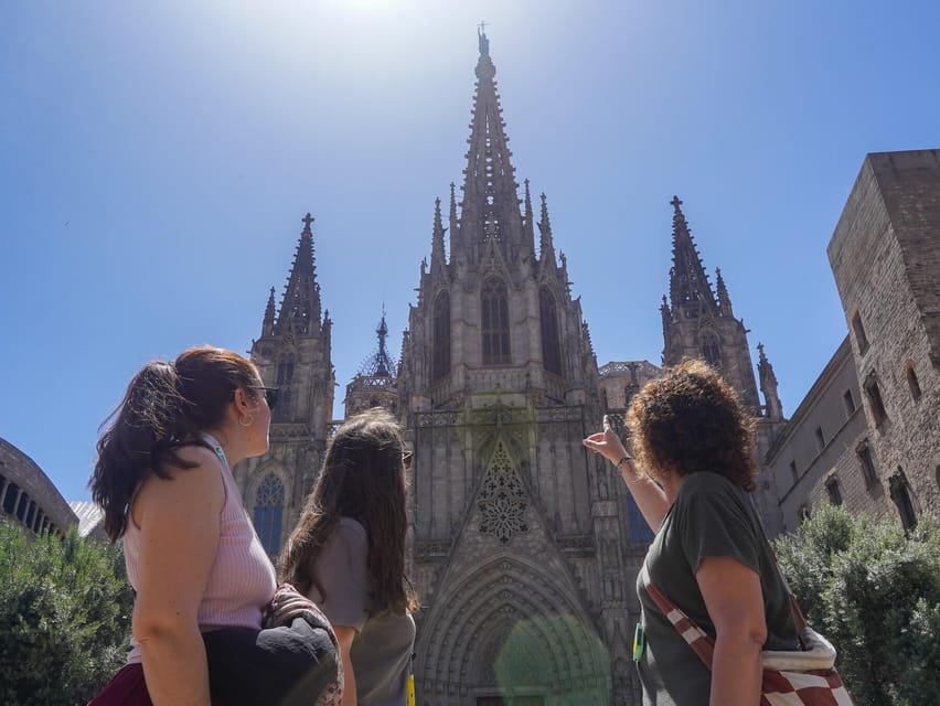Barcelona: Gothic Quarter Walking Tour w/ Montjuïc Cable Car - Montjuïc Cable Car: The Best Views for the Time Spent