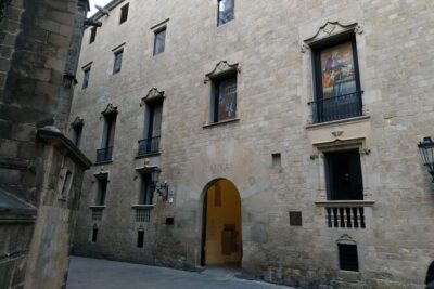 Barcelona Gothic Quarter Walking Tour with Tapas - Las Ramblas: The Famous Street, Used as a Shortcut to Meaning