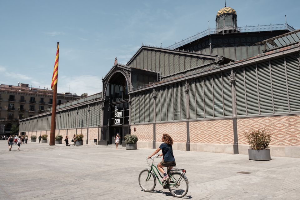 Barcelona: Guided Bike or E-Bike City Tour - Starting in Plaça Reial: where the tour’s relaxed energy begins