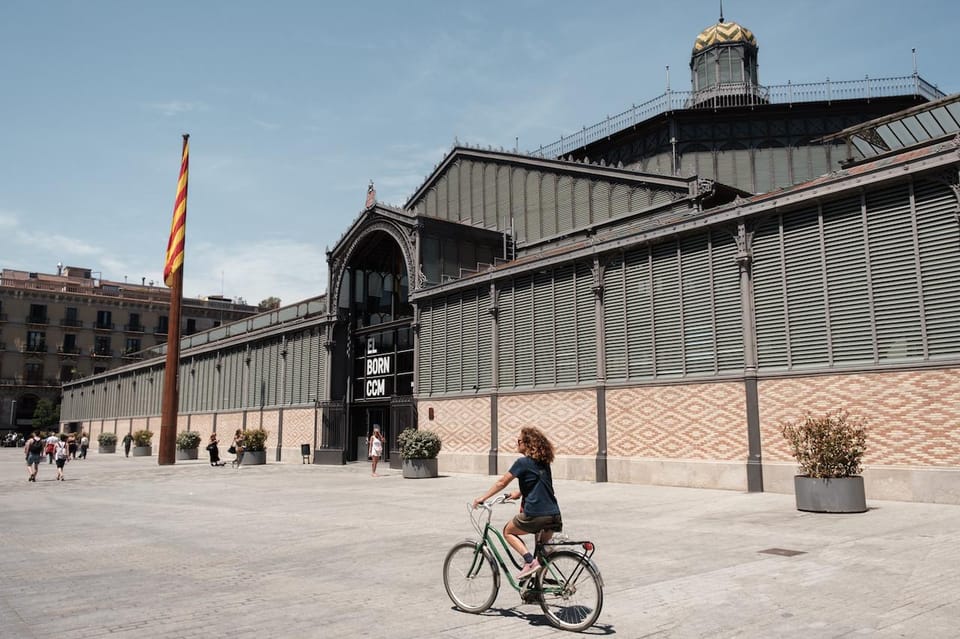 Barcelona: Guided Bike or E-Bike City Tour - Palau de la Música Catalana: a façade that deserves your undivided attention