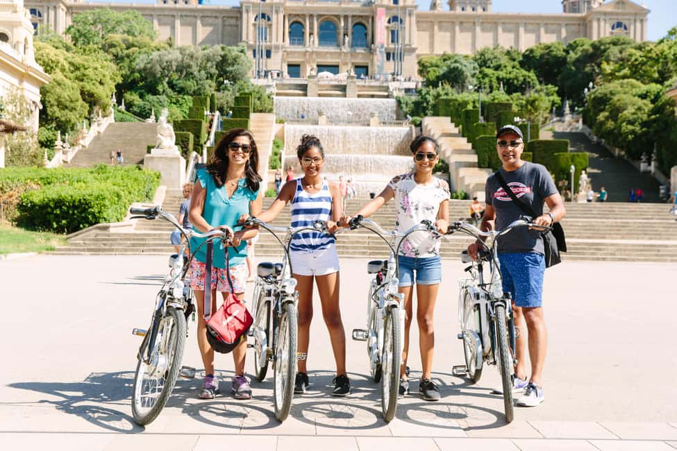 Barcelona: Guided Highlights Bike or eBike Tour (3 Hours) - Navigating the Gothic Quarter without the “stand still” fatigue