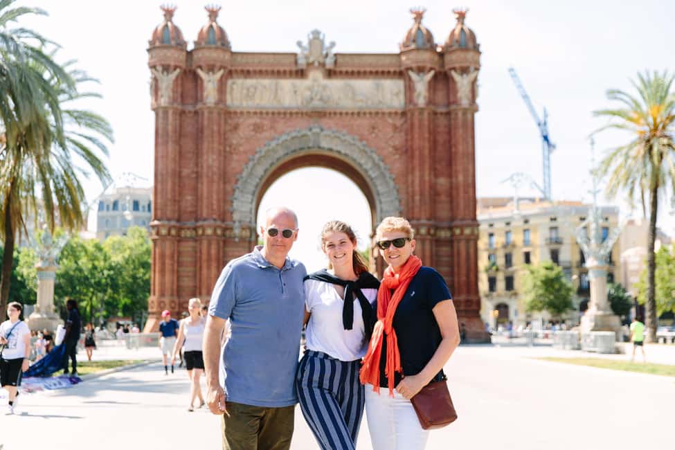 Barcelona: Guided Highlights Bike or eBike Tour (3 Hours) - Barcelona Cathedral, Palau de la Música, and Modernista impact on two wheels
