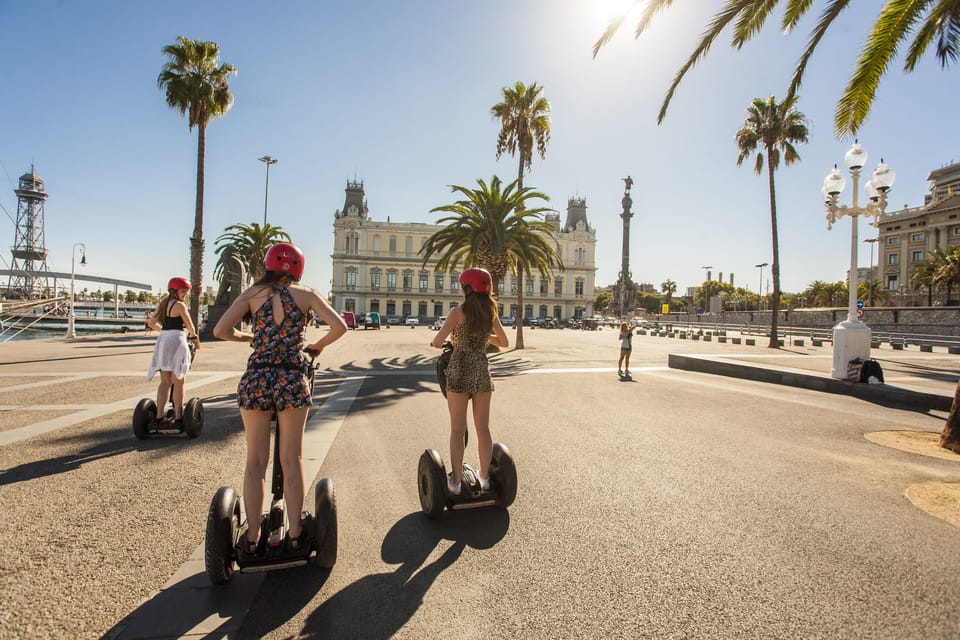 Barcelona Guided Segway Tour - Parc de la Ciutadella and Arc de Triomf: open space break