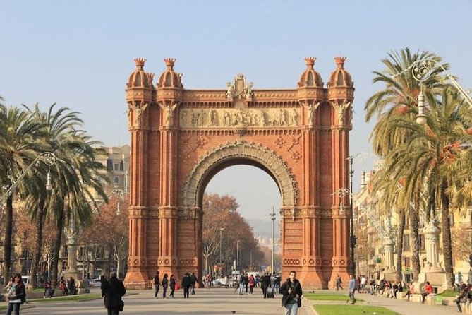 Barcelona Half-Day Sightseeing Private Tour - Gaudí houses on Passeig de Gràcia: Casa Batlló or La Pedrera