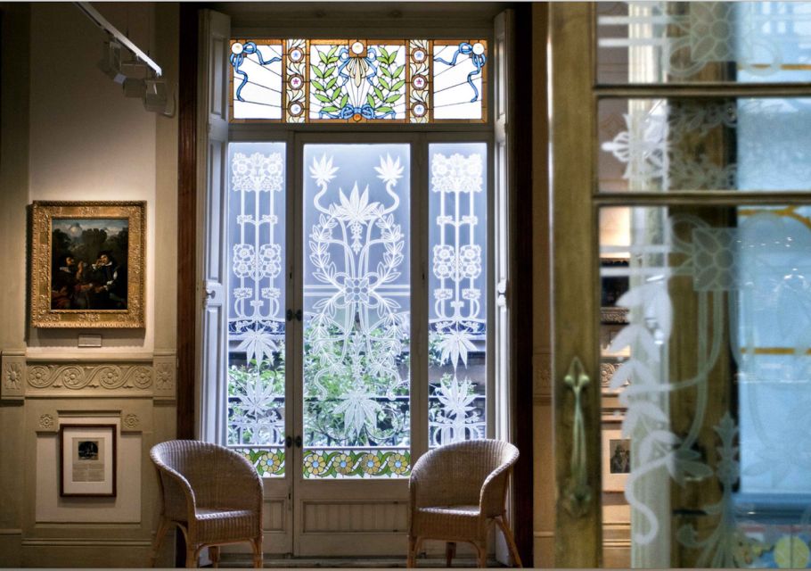 Barcelona: Hash Marihuana & Hemp Museum Entry Ticket - Live hemp plants in season: the best contrast to the displays