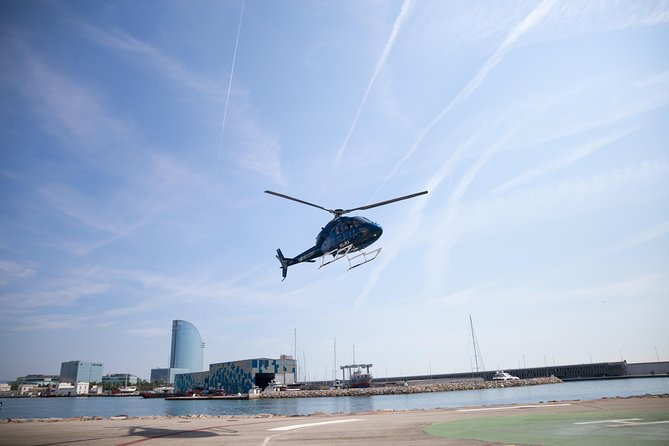 Barcelona Helicopter, Sailboat & Old Town Private Walking Tour - Plaza de Catalunya: the fast reset point in the middle of your route