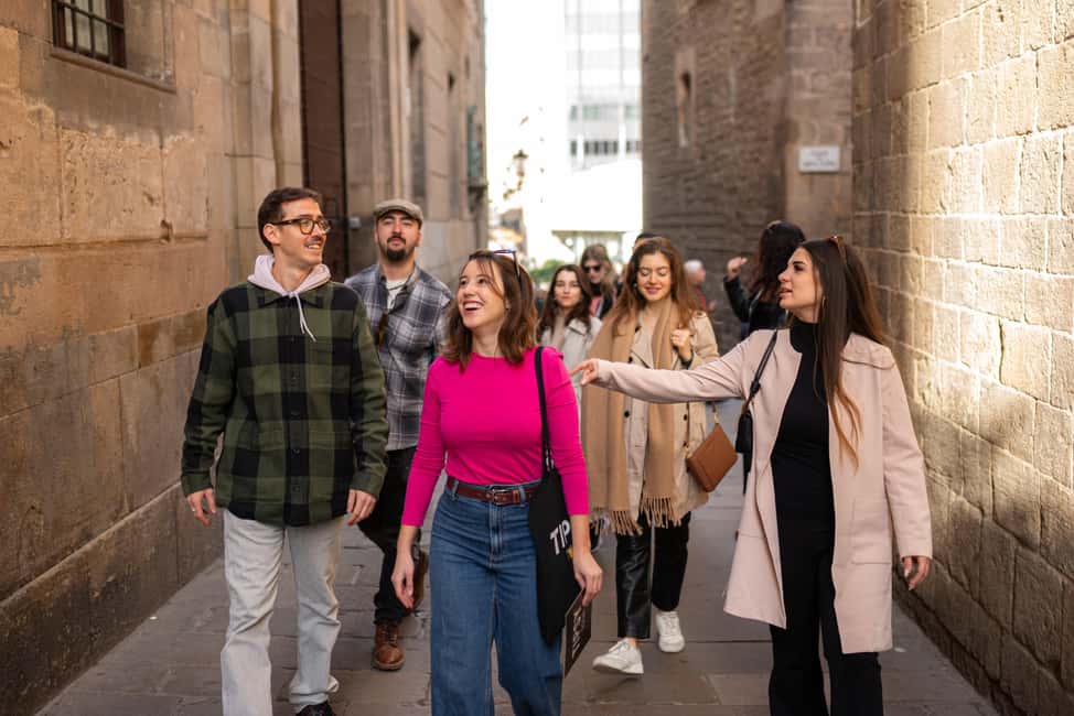 Barcelona: Hidden Gems Walking Tour Including 10+ Sights - Where you meet at Plaça del Vuit de Març (and how not to start late)