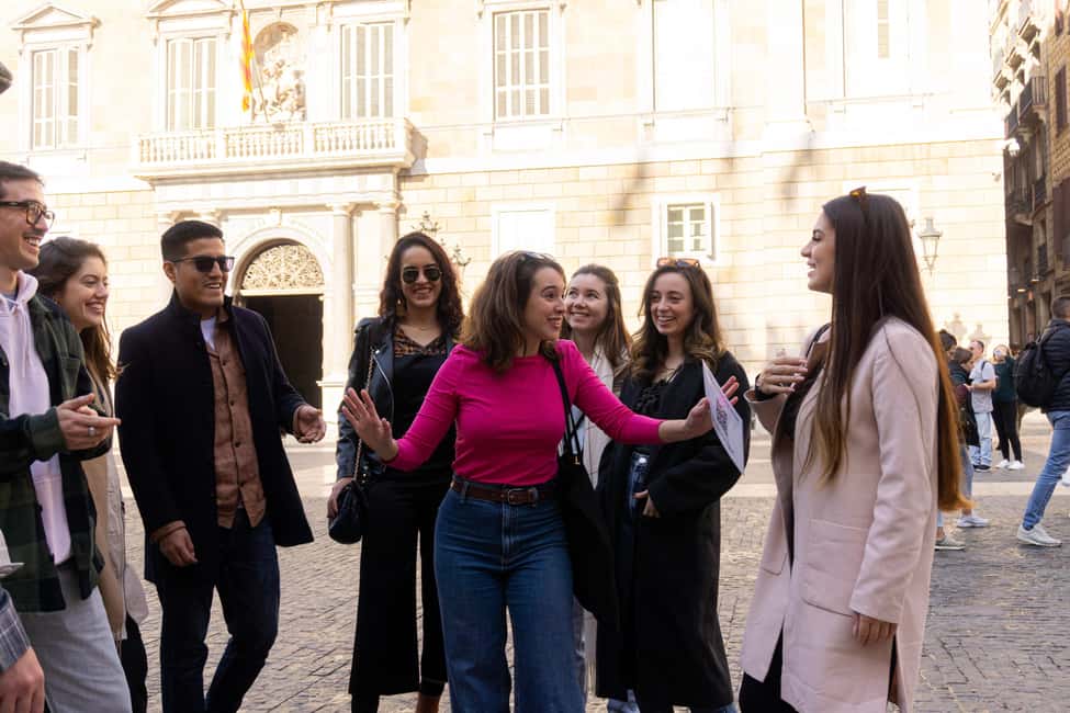 Barcelona: Hidden Gems Walking Tour Including 10+ Sights - The Kiss of Freedom: a quick stop with a big meaning