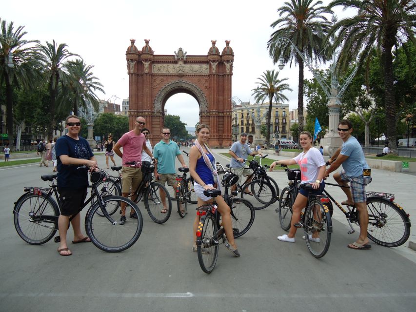 Barcelona Highlights Bike Tour: Cycle along the beach! - Port Vell and the harbor zone: electric assist and modern energy