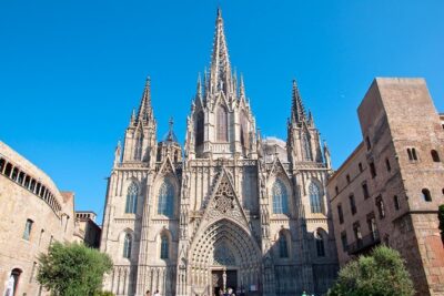 Barcelona Highlights Guided Tour with Monjuic Cable Car - Montjuïc by Cable Car: MNAC Viewpoint and a Real Wind-Sense Check