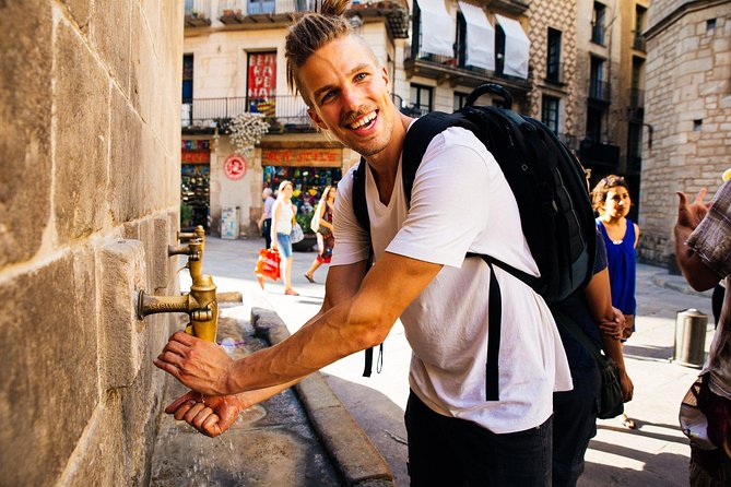 Barcelona Highlights & Hidden Gems Private Tour - Private 3 hours in Ciutat Vella: what you really get for $107.68
