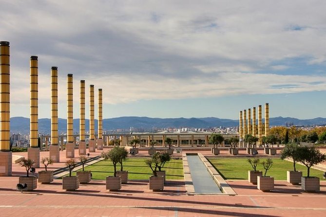 Barcelona Highlights & Montserrat with Port or Hotel Pick Up - Park Güell skip-the-line: Gaudí without the queue drama