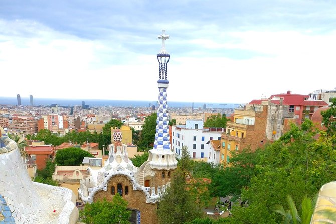 Barcelona Highlights with a Local Friend - Starting near CatalunyaEixample, with flexible ending points