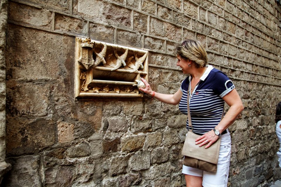 Barcelona Historical 3-Hour Bike Tour - Sagrada Familia: speeding past vs. actually seeing