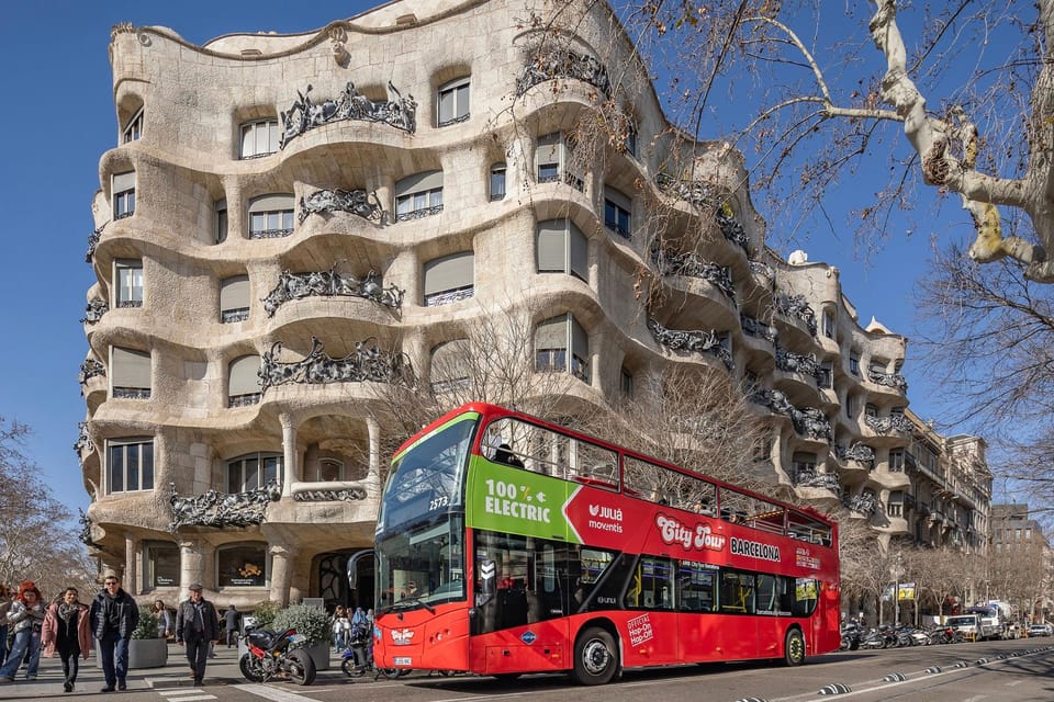 Barcelona: Hop-On Hop-Off Bus & Aquarium Tour - Timing Your Route: How Often the Bus Really Shows Up