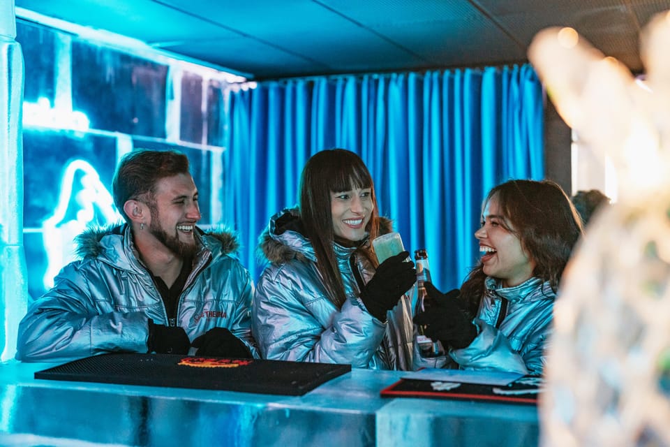 Barcelona: Icebar experience, located at the beach !! - Terrace sunset and music: making the beach do the heavy lifting
