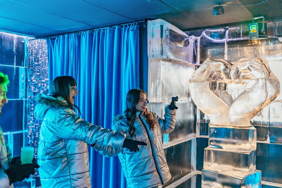 Barcelona: Icebar experience, located at the beach !! - The -5°C Ice Room: what 45 minutes feels like in real life