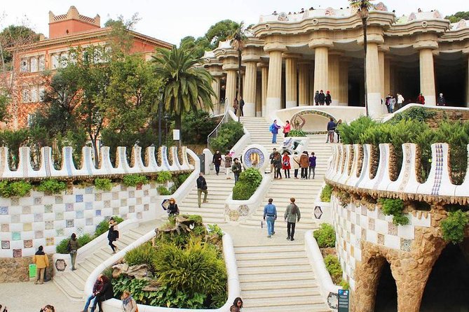 Barcelona in 1 Day: Sagrada Familia, Park Guell,Old Town & Pickup - Passeig de Gràcia: where Gaudí’s style meets big-city architecture