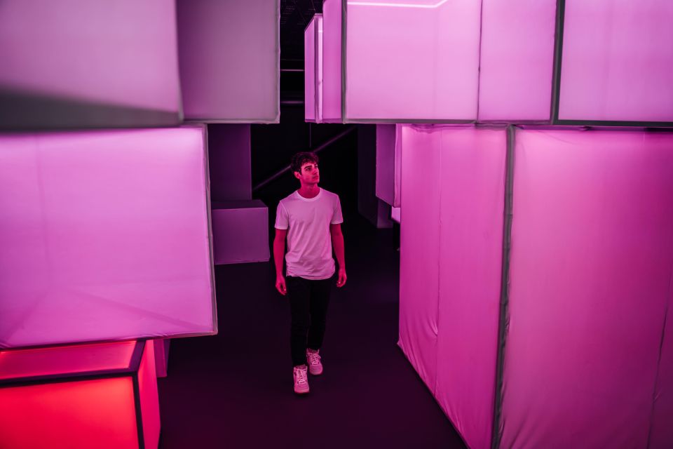 Barcelona: Interactive Art Installation by IKONO - What to Bring (and What Not to Stress About)