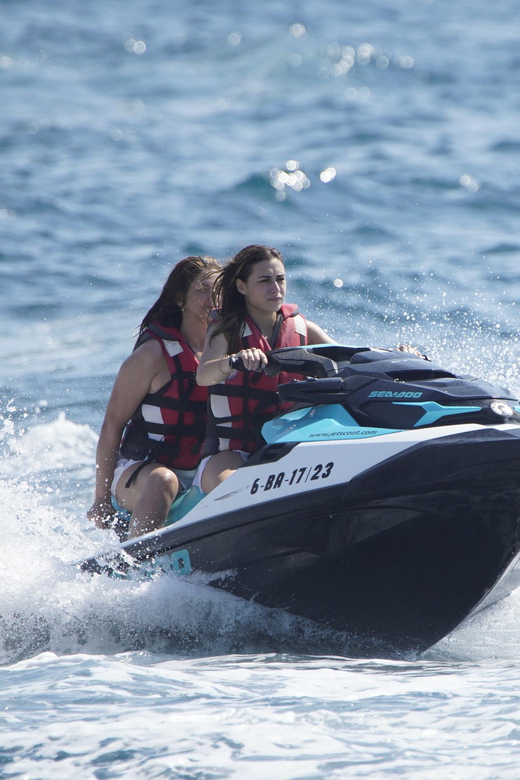 Barcelona: Jet Ski Rental (No License Needed) - Gear Up: Wetsuit, Life Jacket, and the Stuff That Saves Your Day