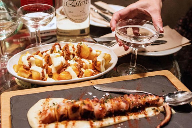 Barcelona: La Boqueria Food, Wine & History Walking Tour - Gothic Quarter history while you eat: getting your bearings fast