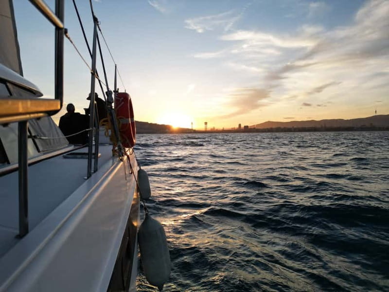 Barcelona: Luxury Catamaran Sunset Cruise - The main sailing stretch (about 40 minutes): skyline views and what the captain shares