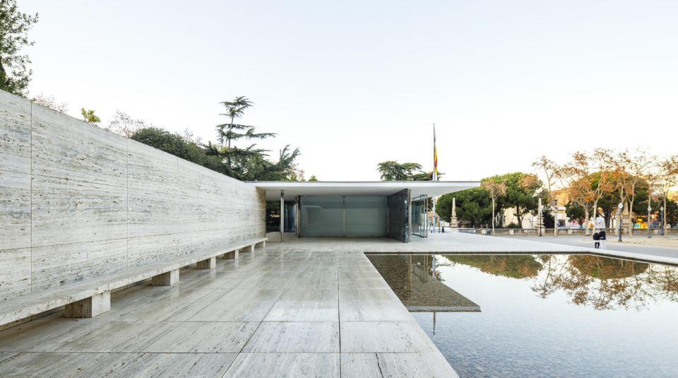 Barcelona: Mies van der Rohe Pavilion Ticket and Audio Guide - Entering the Pavilion: What Your $10 Buys You